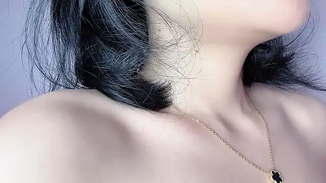 Snapshot of Baenee chatting on 11.15.25 Baenee online show from 11.15.25