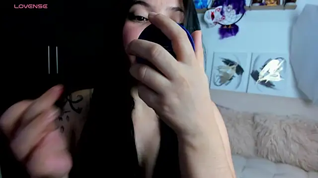 Snapshot of AilynRed chatting on 12.14.25 AilynRed online show from 12.14.25