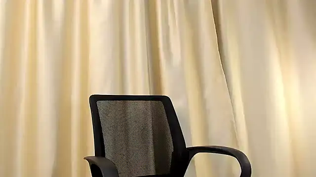 Snapshot of a_lejandro_0_8 chatting on 01.15.25 a lejandro 0 8 online show from 01.15.25