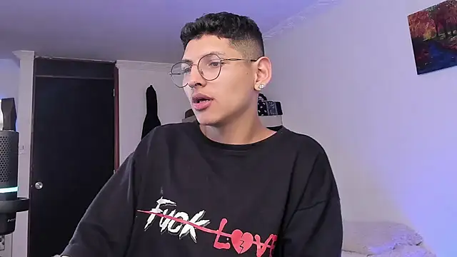 Snapshot of a_lejandro_0_8 chatting on 02.02.25 a lejandro 0 8 online show from 02.02.25