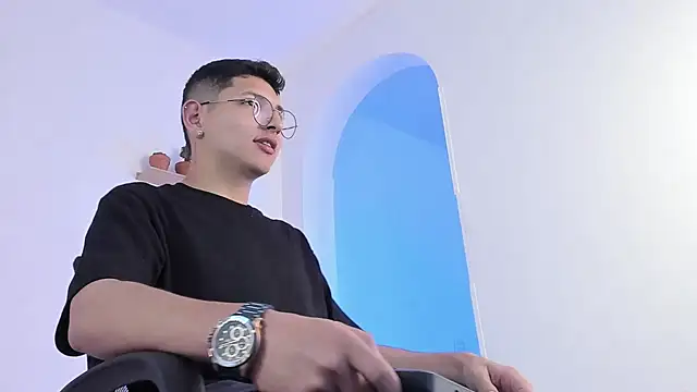 Snapshot of a_lejandro_0_8 chatting on 02.27.25 a lejandro 0 8 online show from 02.27.25