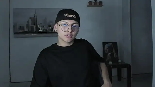 Snapshot of a_lejandro_0_8 chatting on 03.01.25 a lejandro 0 8 online show from 03.01.25