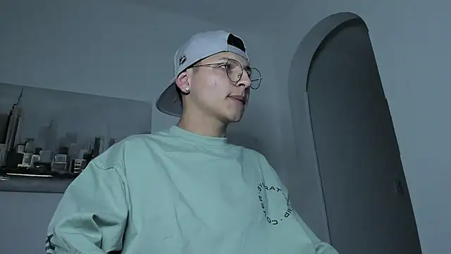 Snapshot of a_lejandro_0_8 chatting on 03.02.25 a lejandro 0 8 online show from 03.02.25