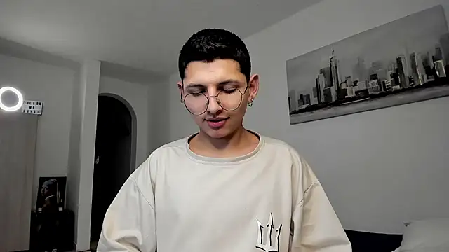 Snapshot of a_lejandro_0_8 chatting on 03.12.25 a lejandro 0 8 online show from 03.12.25