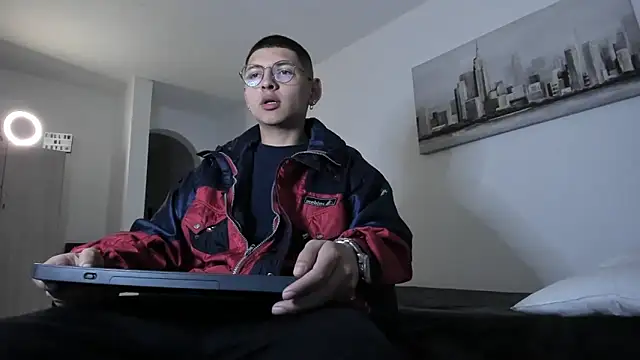 Snapshot of a_lejandro_0_8 chatting on 03.13.25 a lejandro 0 8 online show from 03.13.25