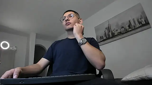 Snapshot of a_lejandro_0_8 chatting on 03.14.25 a lejandro 0 8 online show from 03.14.25