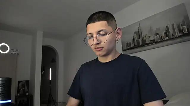 Snapshot of a_lejandro_0_8 chatting on 03.14.25 a lejandro 0 8 online show from 03.14.25