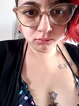 Snapshot of ConeNella chatting on 12.30.24 ConeNella online show from 12.30.24