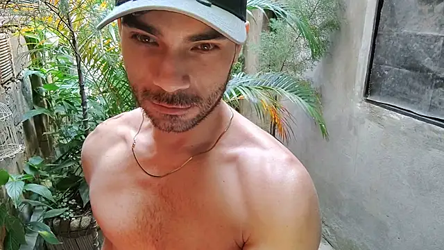 Snapshot of sexyboycolombi4 chatting on 01.23.25 sexyboycolombi4 online show from 01.23.25