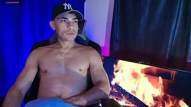 sexyboycolombi4 online show from 06.29.26