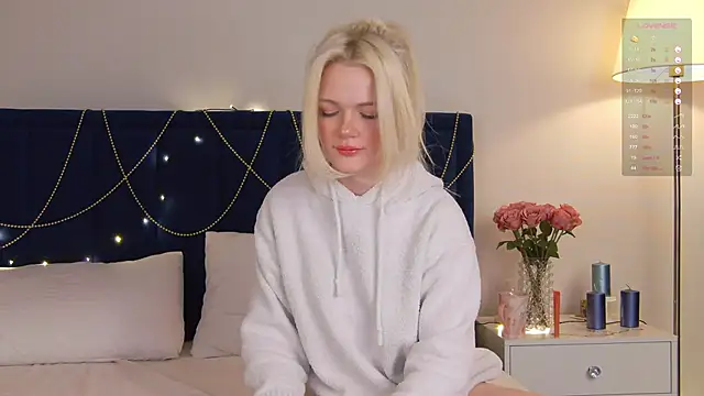 Snapshot of MilaDemies chatting on 01.28.25 MilaDemies online show from 01.28.25