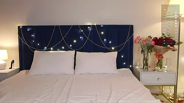 Snapshot of MilaDemies chatting on 02.20.25 MilaDemies online show from 02.20.25