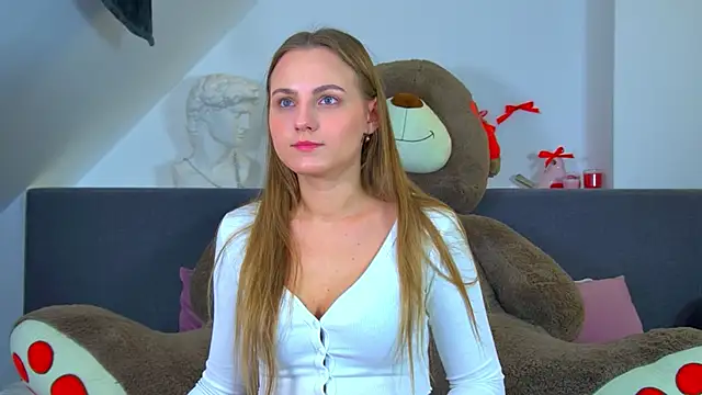 Snapshot of MelissaMelrey chatting on 10.22.25 MelissaMelrey online show from 10.22.25