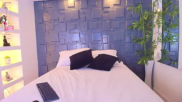 EmmilyCollson online show from 02.08.25