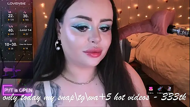 Snapshot of og_maddison chatting on 03.08.25 og maddison online show from 03.08.25