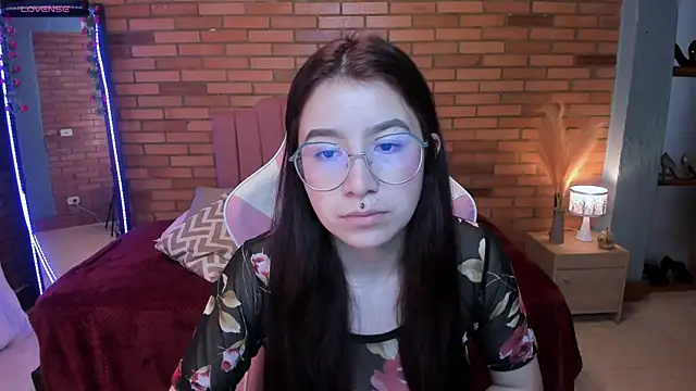 Snapshot of Amy_joones chatting on 06.17.26 Amy joones online show from 06.17.26