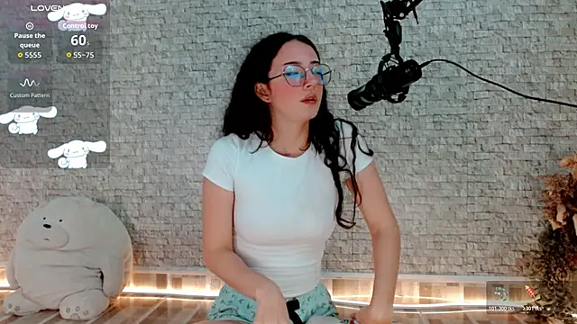 Snapshot of emma_unu chatting on 01.14.26 emma unu online show from 01.14.26