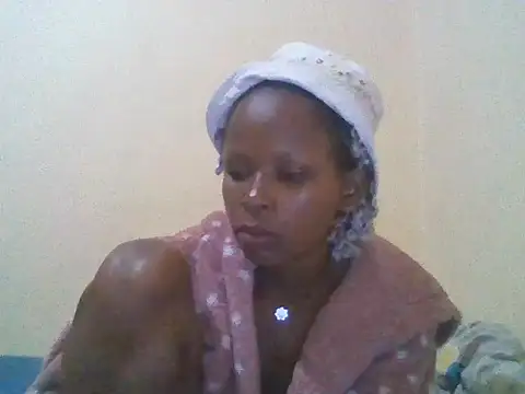 Snapshot of CharlotteDee chatting on 11.27.25 CharlotteDee online show from 11.27.25