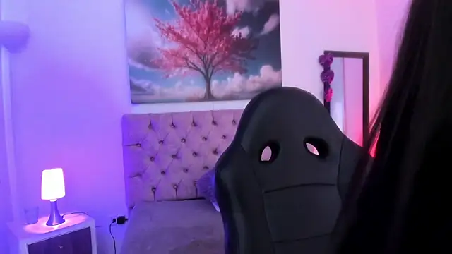 Julianaa Castro  online show from 03.07.25