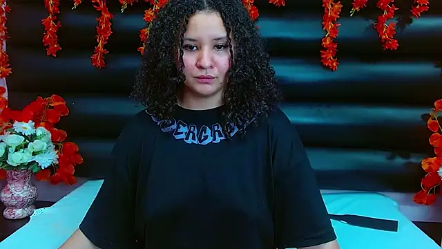 Snapshot of AlaSmith chatting on 02.05.25 AlaSmith online show from 02.05.25