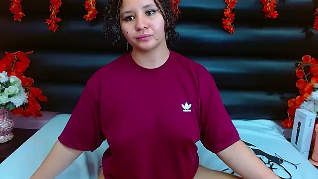 Snapshot of AlaSmith chatting on 02.06.25 AlaSmith online show from 02.06.25