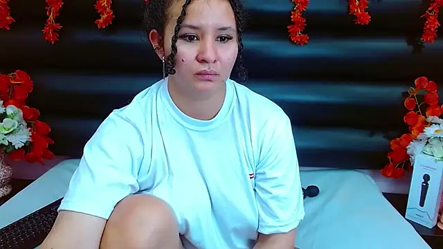 Snapshot of AlaSmith chatting on 02.08.25 AlaSmith online show from 02.08.25