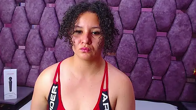 Snapshot of AlaSmith chatting on 02.23.25 AlaSmith online show from 02.23.25