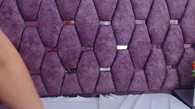 Snapshot of AlaSmith chatting on 03.01.25 AlaSmith online show from 03.01.25