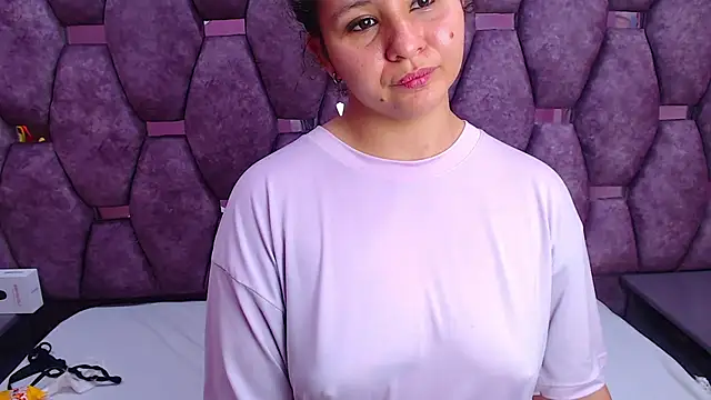 Snapshot of AlaSmith chatting on 03.07.25 AlaSmith online show from 03.07.25