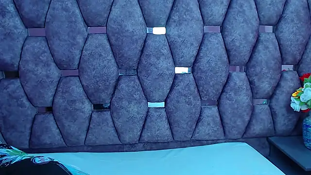 Snapshot of AlaSmith chatting on 03.19.25 AlaSmith online show from 03.19.25