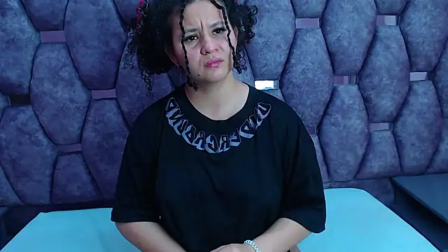 Snapshot of AlaSmith chatting on 03.19.25 AlaSmith online show from 03.19.25