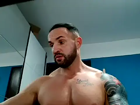 Snapshot of Magnificmuscles89 chatting on 02.04.25 Magnificmuscles89 online show from 02.04.25