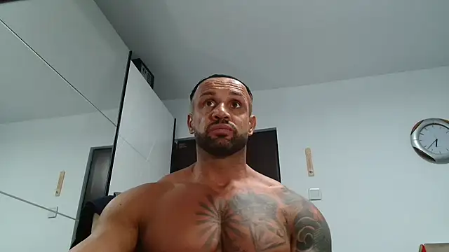 Magnificmuscles89 online show from 11.24.25