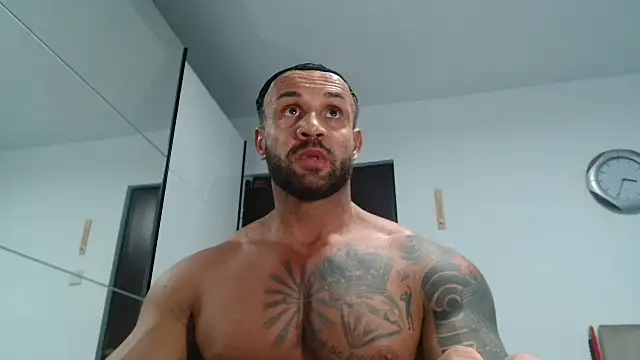 Magnificmuscles89 online show from 04.26.26