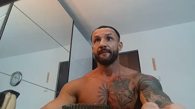 Magnificmuscles89 online show from 07.05.26
