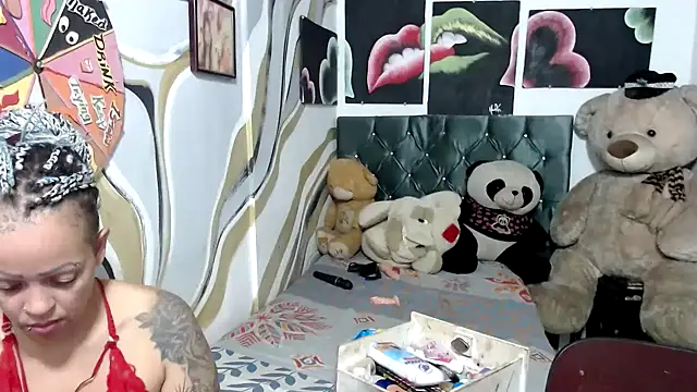 manzanahot9 online show from 10.23.25