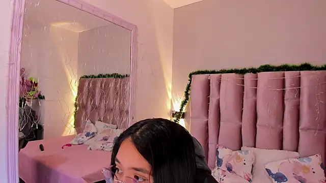 Snapshot of NikyBrookss chatting on 12.14.25 NikyBrookss online show from 12.14.25