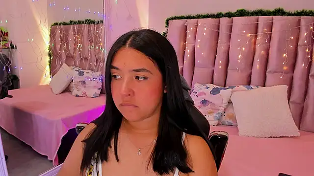 Snapshot of NikyBrookss chatting on 12.15.25 NikyBrookss online show from 12.15.25