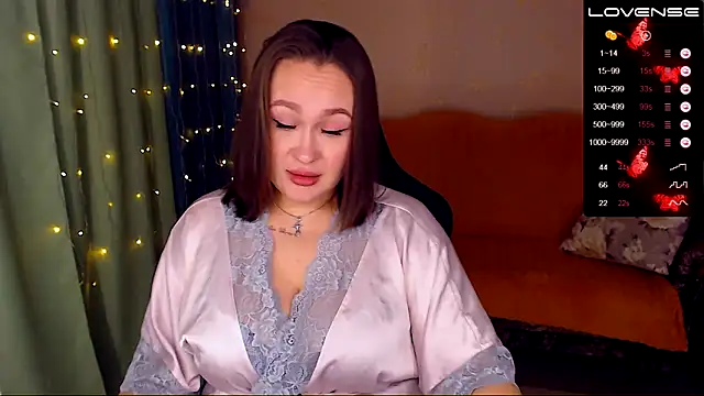 Snapshot of Cutie-Melanie chatting on 12.15.24 Cutie-Melanie online show from 12.15.24
