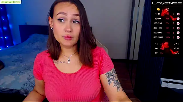 Snapshot of Cutie-Melanie chatting on 09.29.25 Cutie-Melanie online show from 09.29.25