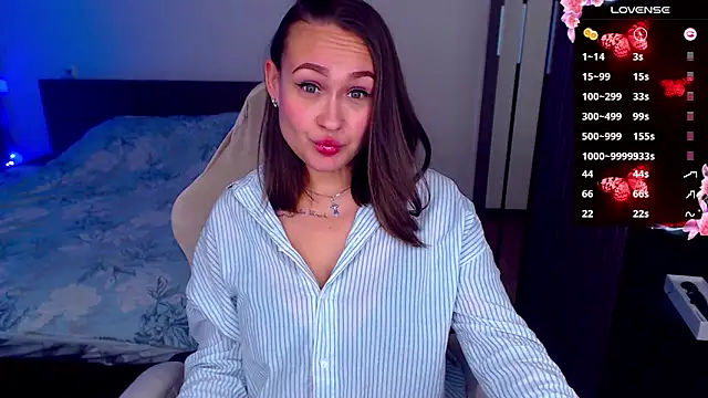 Snapshot of Cutie-Melanie chatting on 10.14.25 Cutie-Melanie online show from 10.14.25