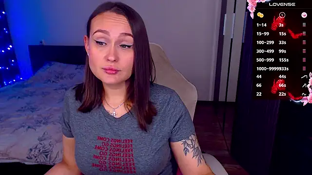 Snapshot of Cutie-Melanie chatting on 11.09.25 Cutie-Melanie online show from 11.09.25