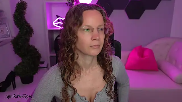 AnnikaRose online show from 02.02.26