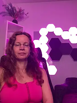 AnnikaRose online show from 04.30.26