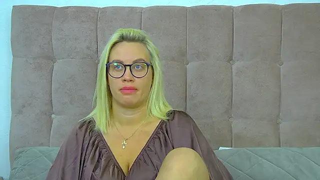 MariaNeumann online show from 03.12.26