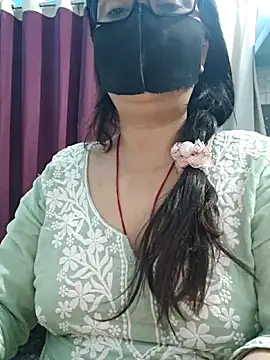Snapshot of Aishwaryaa_69 chatting on 05.10.26 Aishwaryaa 69 online show from 05.10.26