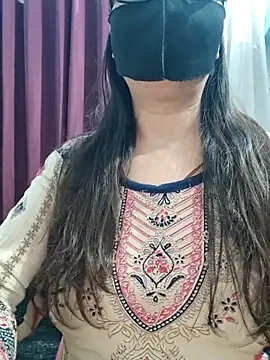 Snapshot of Aishwaryaa_69 chatting on 05.18.26 Aishwaryaa 69 online show from 05.18.26