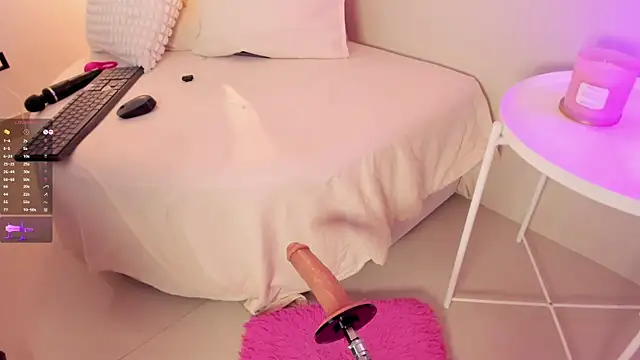 Snapshot of roxannegomez chatting on 09.26.25 roxannegomez online show from 09.26.25