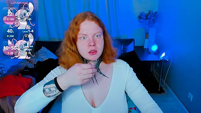 Snapshot of Cassie_xKiss chatting on 11.23.25 Cassie xKiss online show from 11.23.25