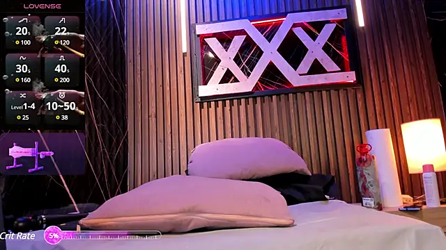 Kloe Suarez  online show from 02.14.25